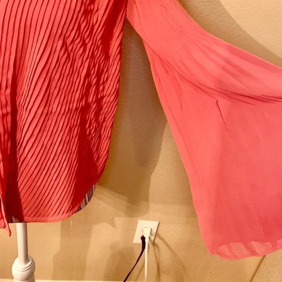 NWT Bar III Wrap Blouse XXS Salmon Orange Pink “Dark Starfish” Bell Sleeves Boho - Picture 8 of 16